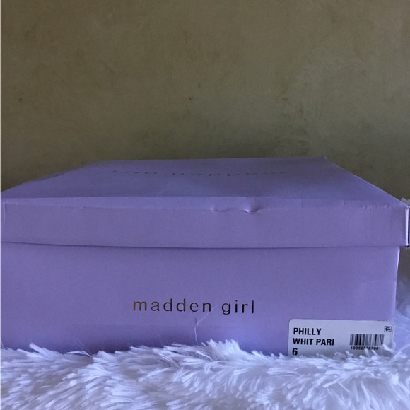 MADDEN GIRL PHILLY LUG SOLE BOOTS - Picture 6 of 8